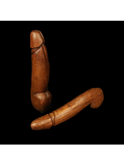 Déco forme de phallus en Bois