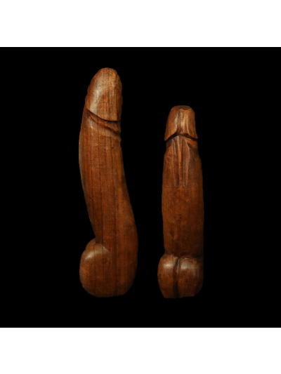 Déco forme de phallus en Bois