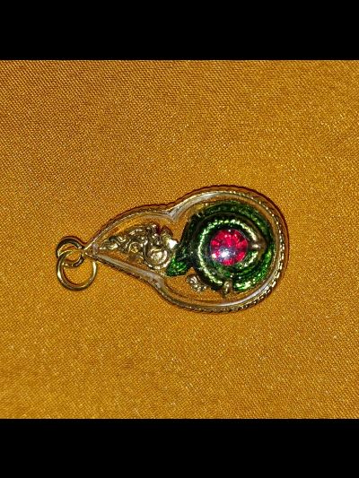 Pendentif Hypnotique Naga-Vert