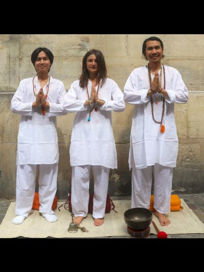 Kurta Yoga