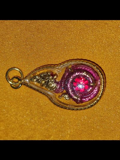 Pendentif Hypnotique Naga-Rose