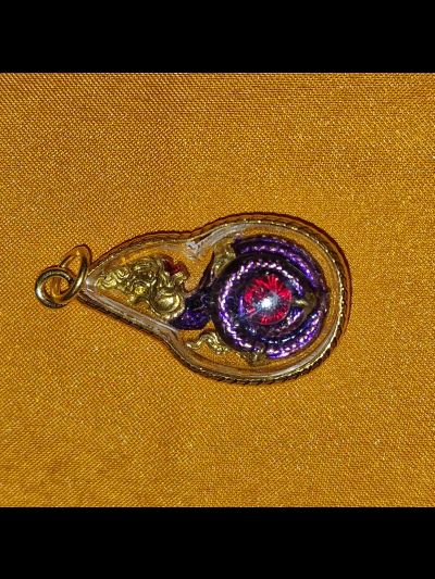 Pendentif Hypnotique Naga-Violet